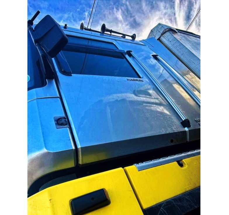 RENAULT MAGNUM Cam Yağmurluğu (2002 ve Üzeri) – Yan Cam Rüzgarlığı - Görsel 4