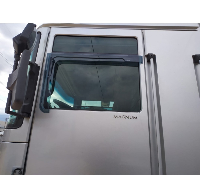 RENAULT MAGNUM Cam Yağmurluğu (2002 ve Üzeri) – Yan Cam Rüzgarlığı - Görsel 6